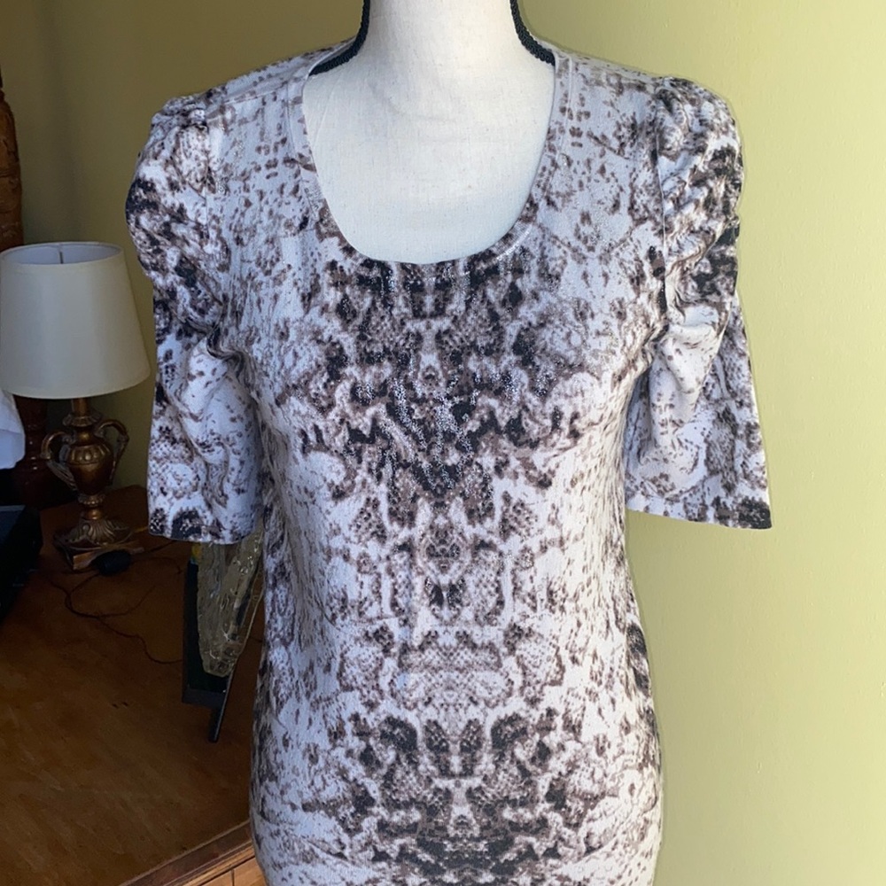 INC size medium round neck sweater with 1/2 length sleeves